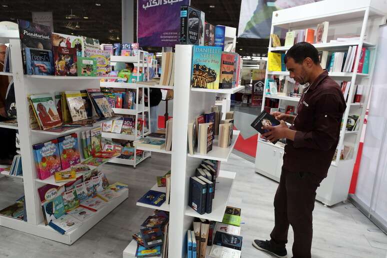 Italian diplo kicked out of Tunisian book fair