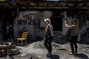 Israel turns destroyed towns in Gaza into tourist sites 