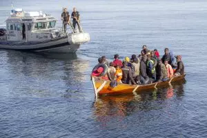 Tunisian authorities rescue 17 migrants following boat accident