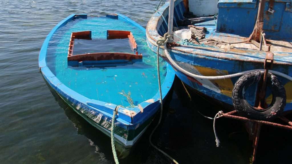 At least 20 dead after migrant boat sinks of Tunisian coast