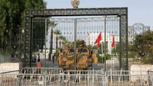 Tunisia: President extends exceptional emergency powers