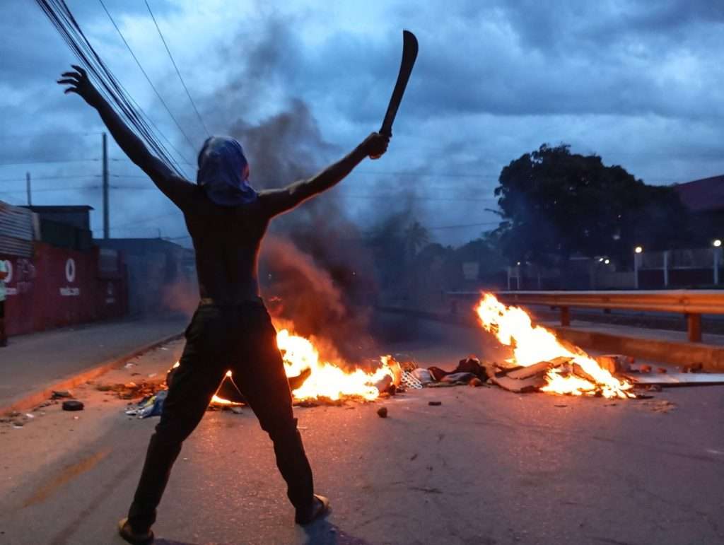 Mozambique: Post-election chaos forces thousands to flee