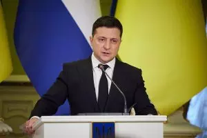 Zelensky meets Starmer in London for European summit