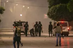 Tunisia : protests erupt after 3 students die
