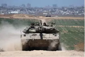 Israeli tanks shell Al-Awda Hospital in Gaza