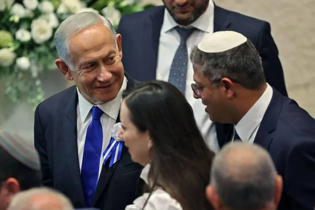 Israeli PM Netanyahu walks underneath Al-Aqsa Mosque Israeli PM Netanyahu walks underneath Al-Aqsa Mosque