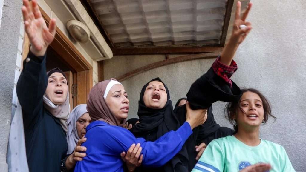 10 Palestinians killed as Israeli attacks continue in Gaza 10 Palestinians killed as Israeli attacks continue in Gaza