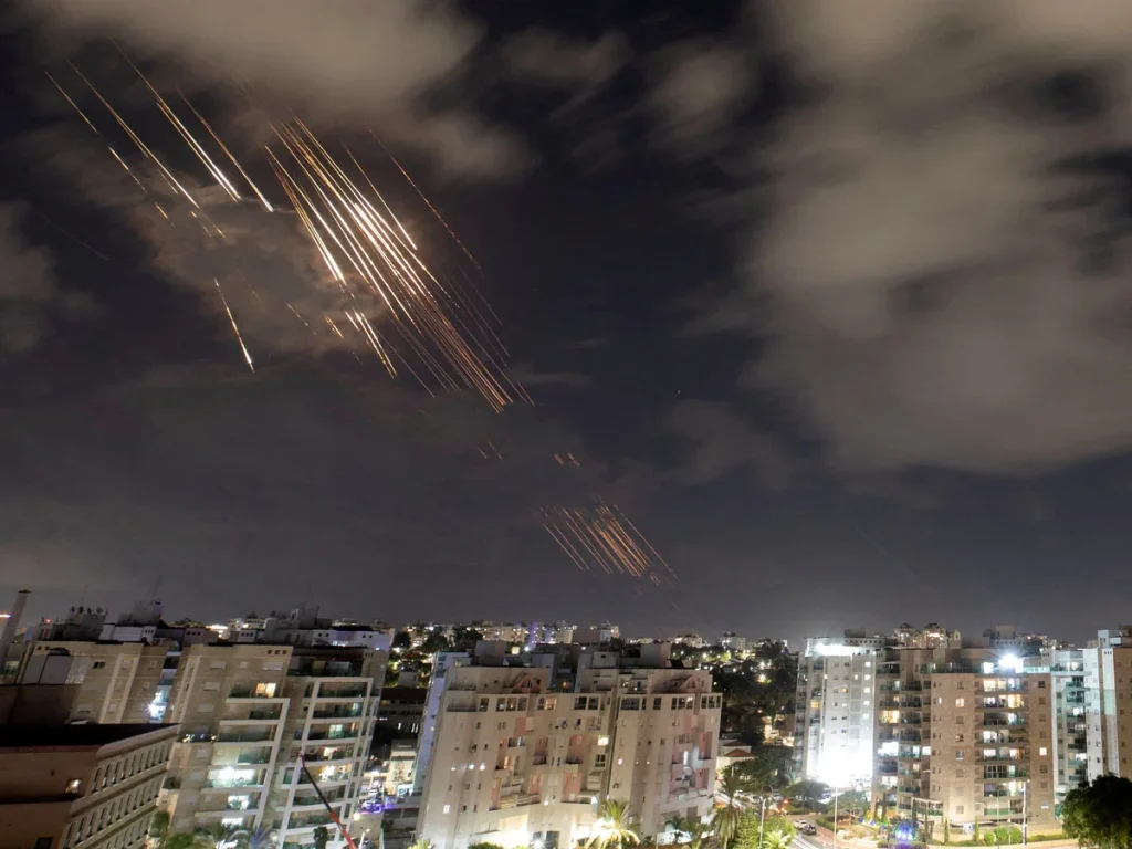Despite ceasefire, Iran fires missile at Israel Despite ceasefire, Iran fires missile at Israel