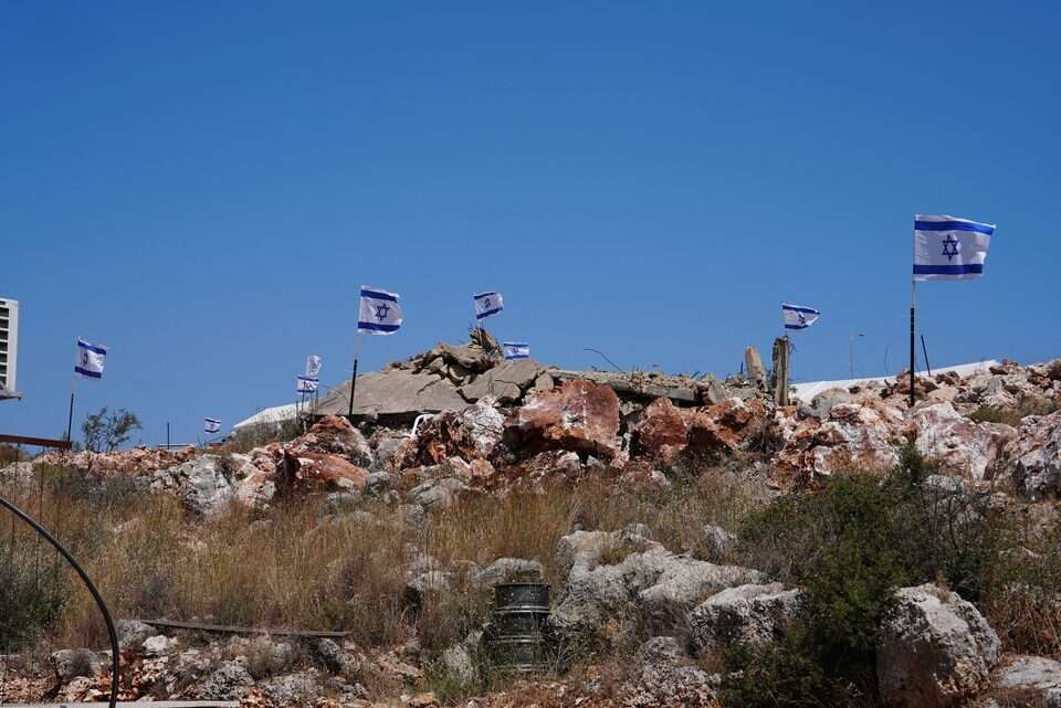 Israeli settlers step up raids on Palestinian homes Israeli settlers step up raids on Palestinian homes