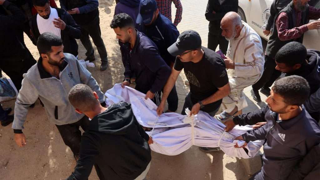 Israeli forces kill 33 in Gaza, as aid crisis continues Israeli forces kill 33 in Gaza, as aid crisis continues