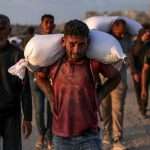 Israeli attacks kill 33 in Gaza, as people continue to seek aid
