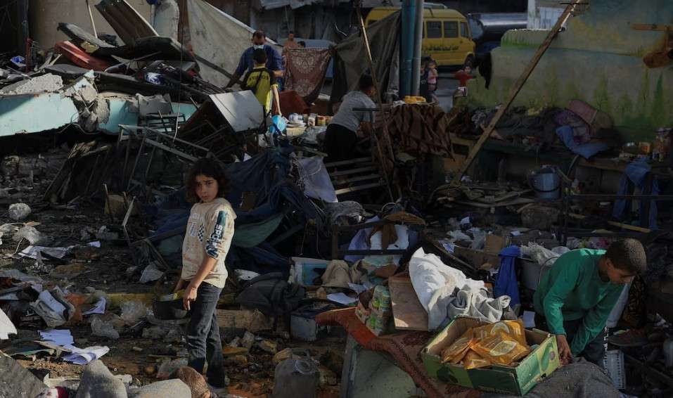 Israeli forces kill 21 in Gaza as attacks endanger aid seekers Israeli forces kill 21 in Gaza as attacks endanger aid seekers