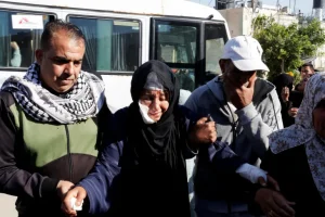 Israeli attacks kill 92 in Gaza, civilians among victims