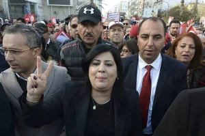 Tunisia: protests gather in support of Abir Moussi