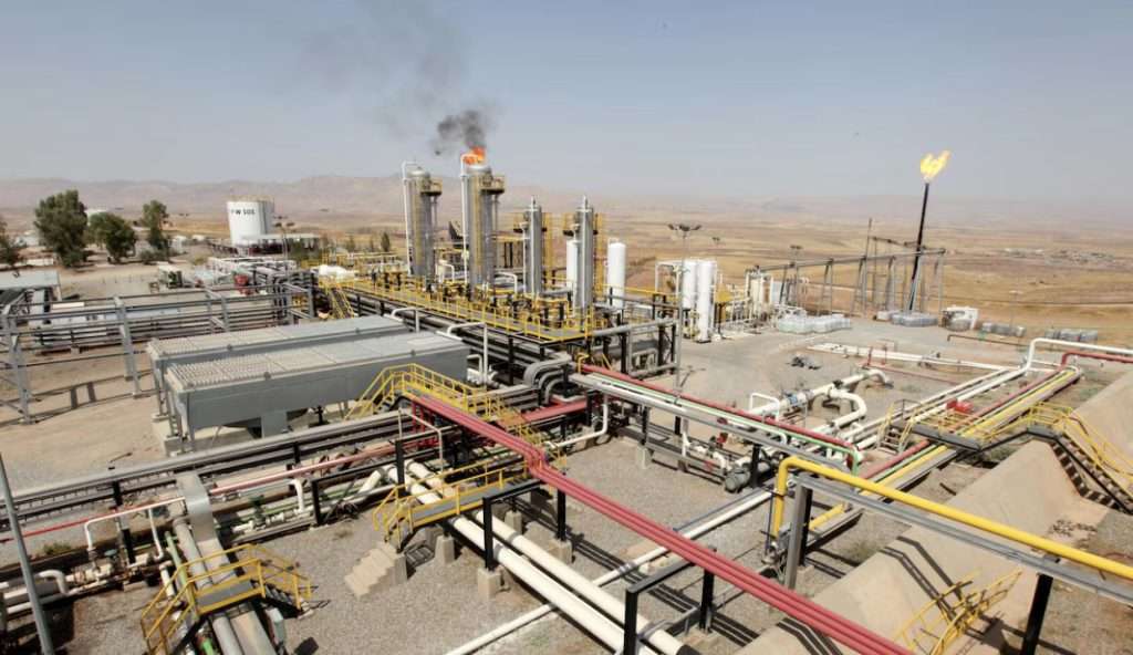 Iraq inks deal with Kurds on oil exports and salaries