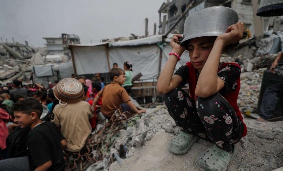 UNRWA calls for Gaza access, as food is stockpiled for months