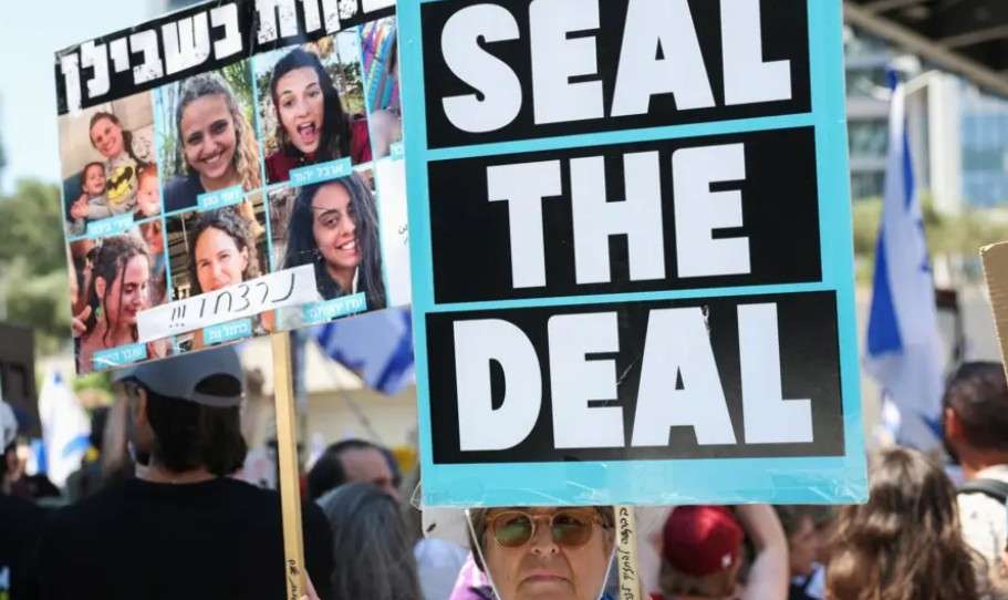 Thousands protest in Israel urging for Gaza ceasefire Thousands protest in Israel urging for Gaza ceasefire