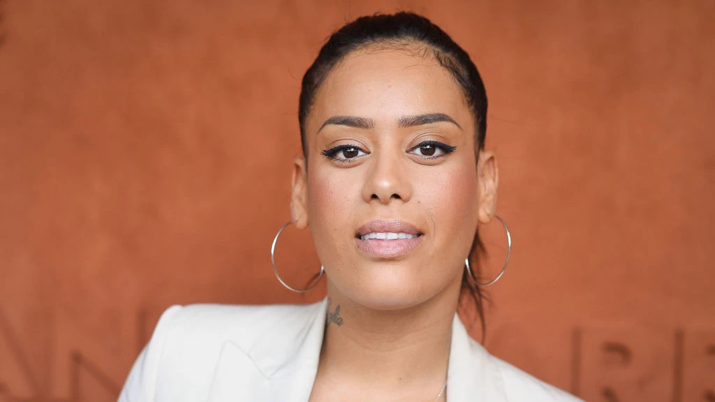French singer Amel Bent proudly claims Algerian nationality French singer Amel Bent proudly claims Algerian nationality