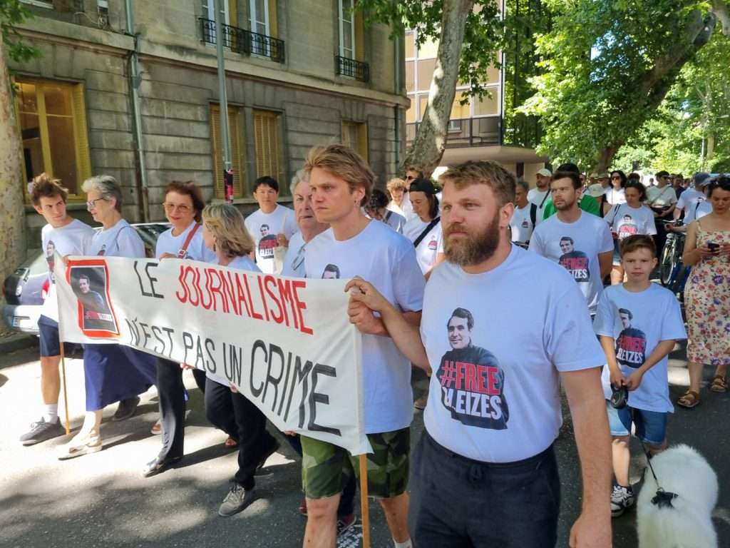 Algeria: almost 100 public figures call for release of French sportswriter