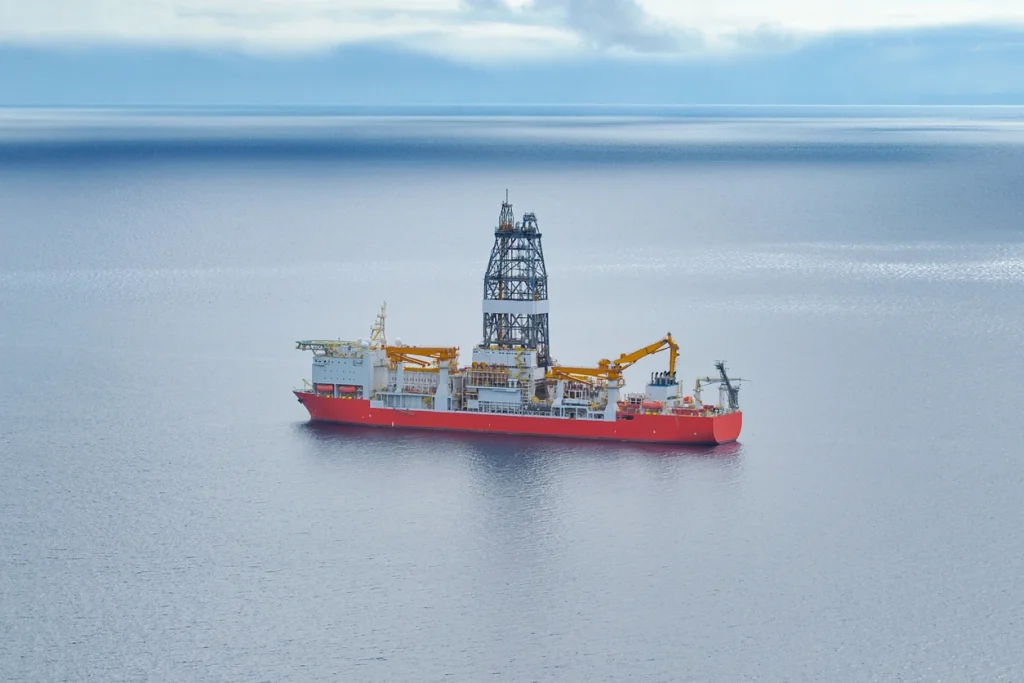 Four killed during oil-drilling ship capsize in Gulf of Suez