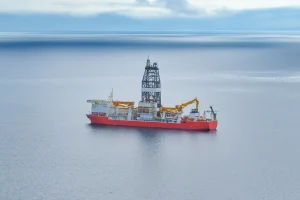 Four killed during oil-drilling ship capsize in Gulf of Suez