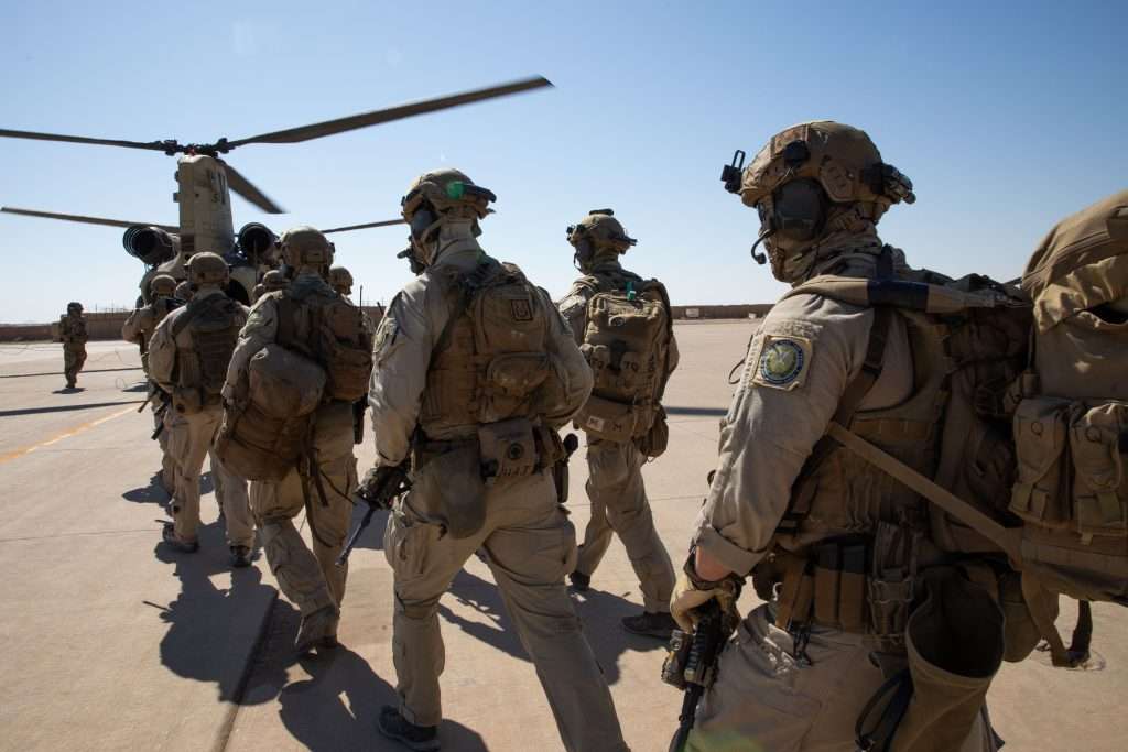 US forces withdraw troops from bases in Iraq