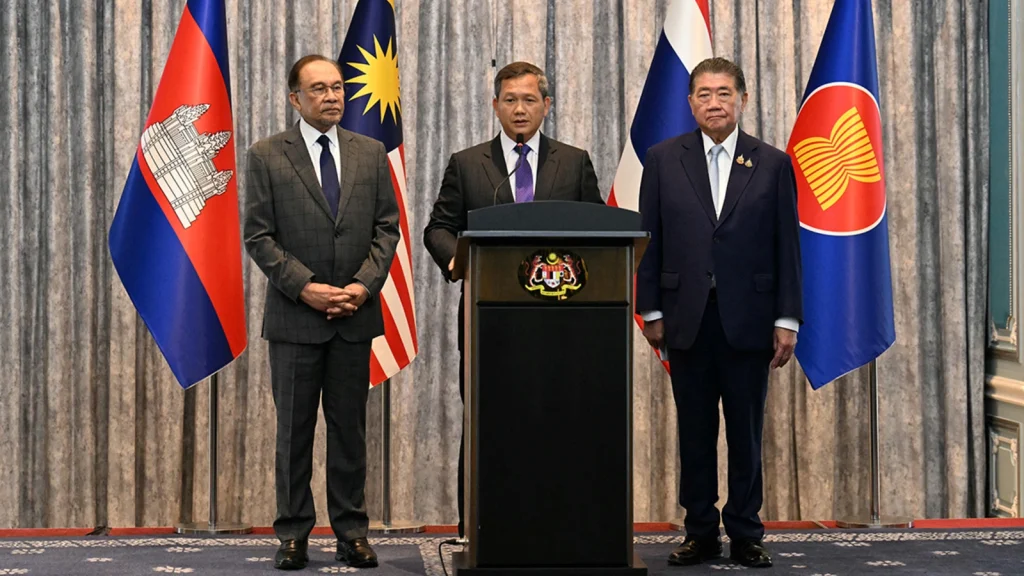 Cambodia and Thailand meet in Malaysia during fragile truce
