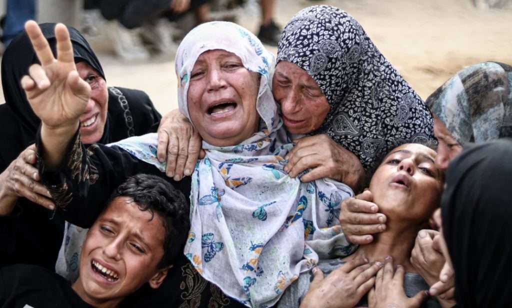 US military contractors shoot at Palestinian aid seekers US military contractors shoot at Palestinian aid seekers