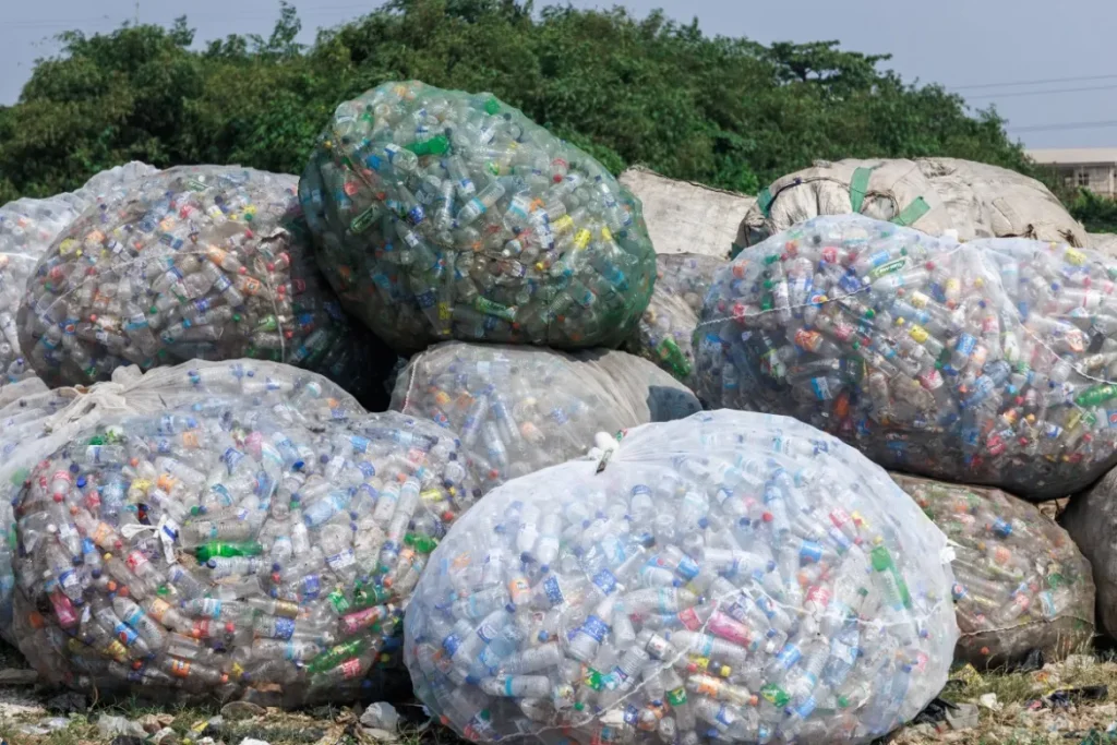 Nigerian city Lagos grapples with recent plastic ban Nigerian city Lagos grapples with recent plastic ban