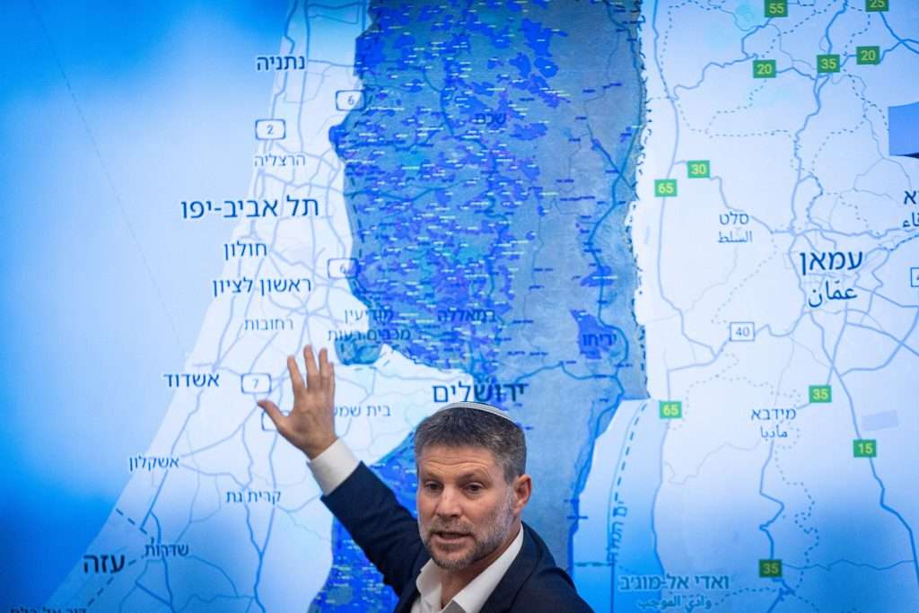 Israel: finance minister unveils plan to annex most of West Bank