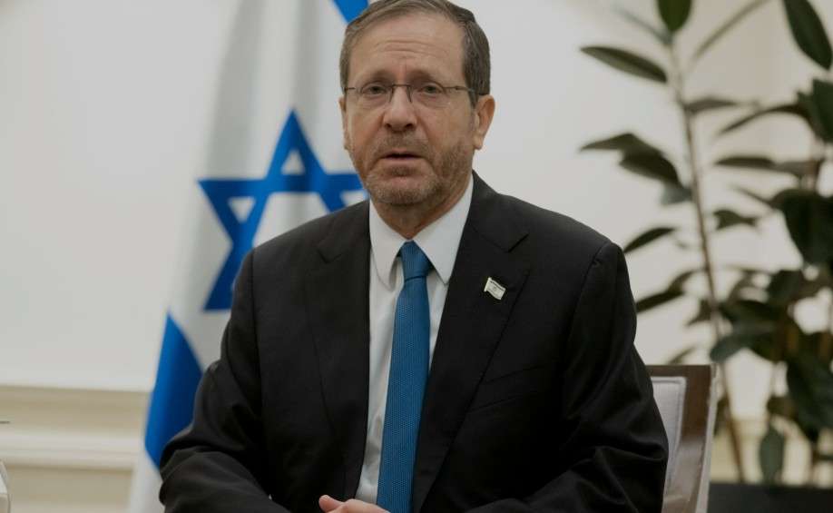 Arrest warrant request for Israeli president turned down by UK Arrest warrant request for Israeli president turned down by UK
