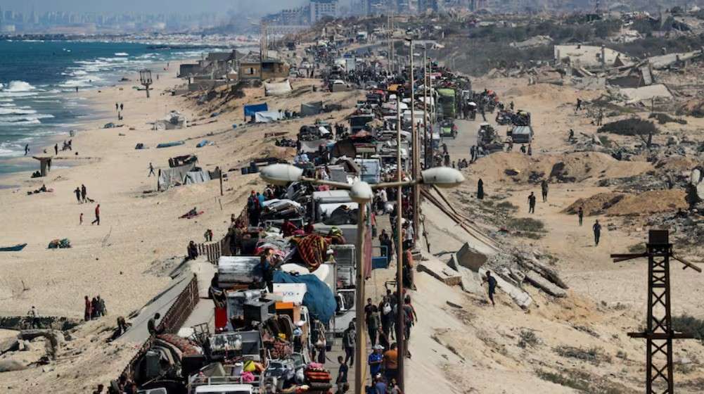Israeli forces push into Gaza City as displacement escalates