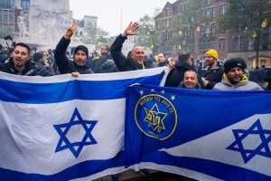 UK: Debate grows after Israeli fans banned from football match