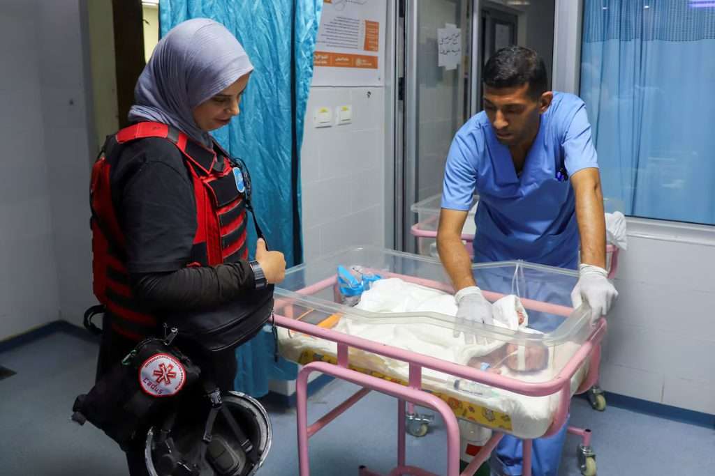 Gaza babies share oxygen masks, Israel blocks medical equipment