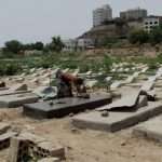 Yemen: hundreds of bodies buried by Houthis in mass graves