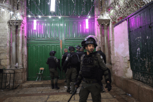 Israeli settlers storm Al-Aqsa mosque under police protection