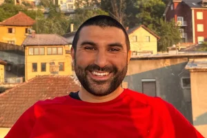 British commentator set to be freed from U.S. immigration detention