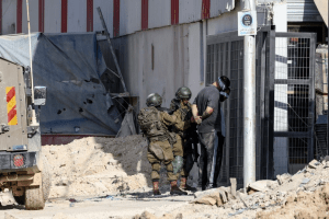 Occupied West Bank: Israeli forces launch raids on towns