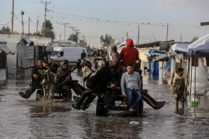 Aid blocked to Gaza while over 800,000 could face floods