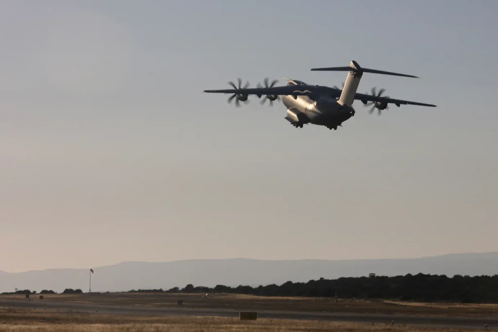 Sudanese military aircraft crashes and kills all onboard